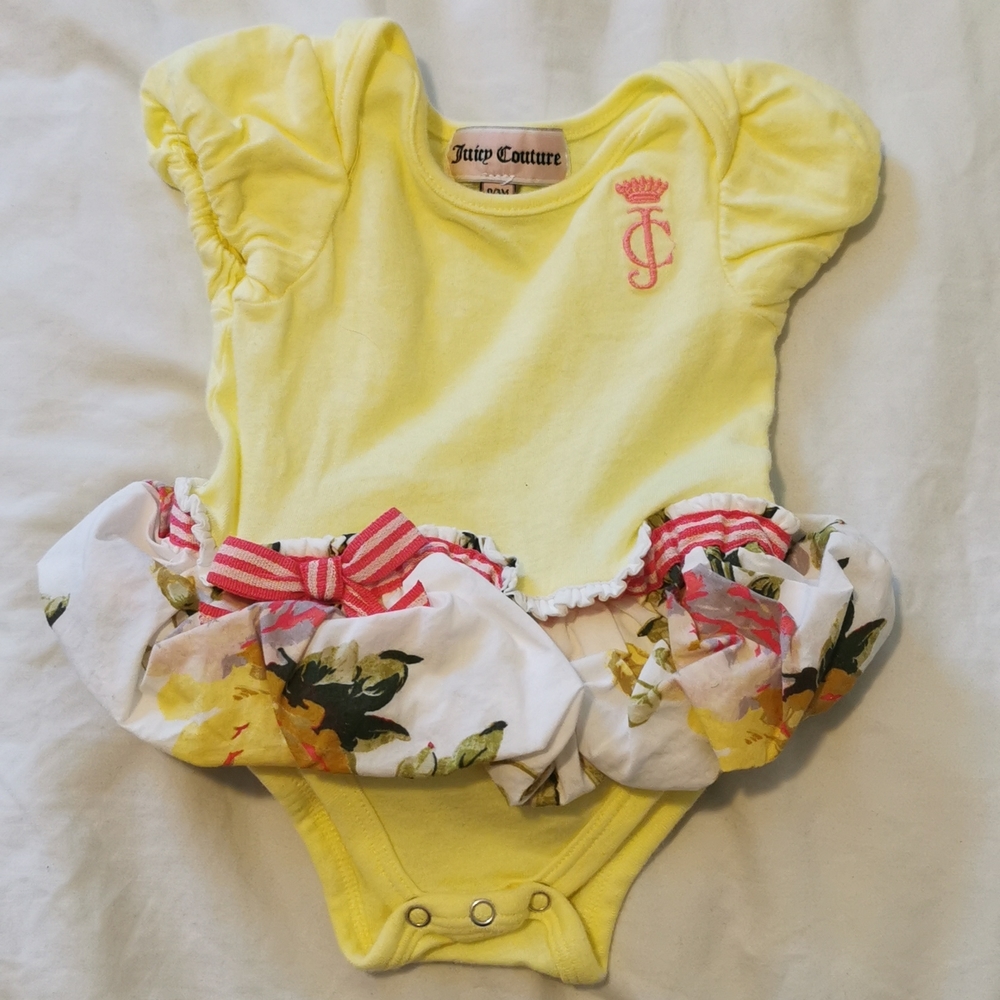✨5/$25✨Juicy couture onesie with ruffle, 0-3mo